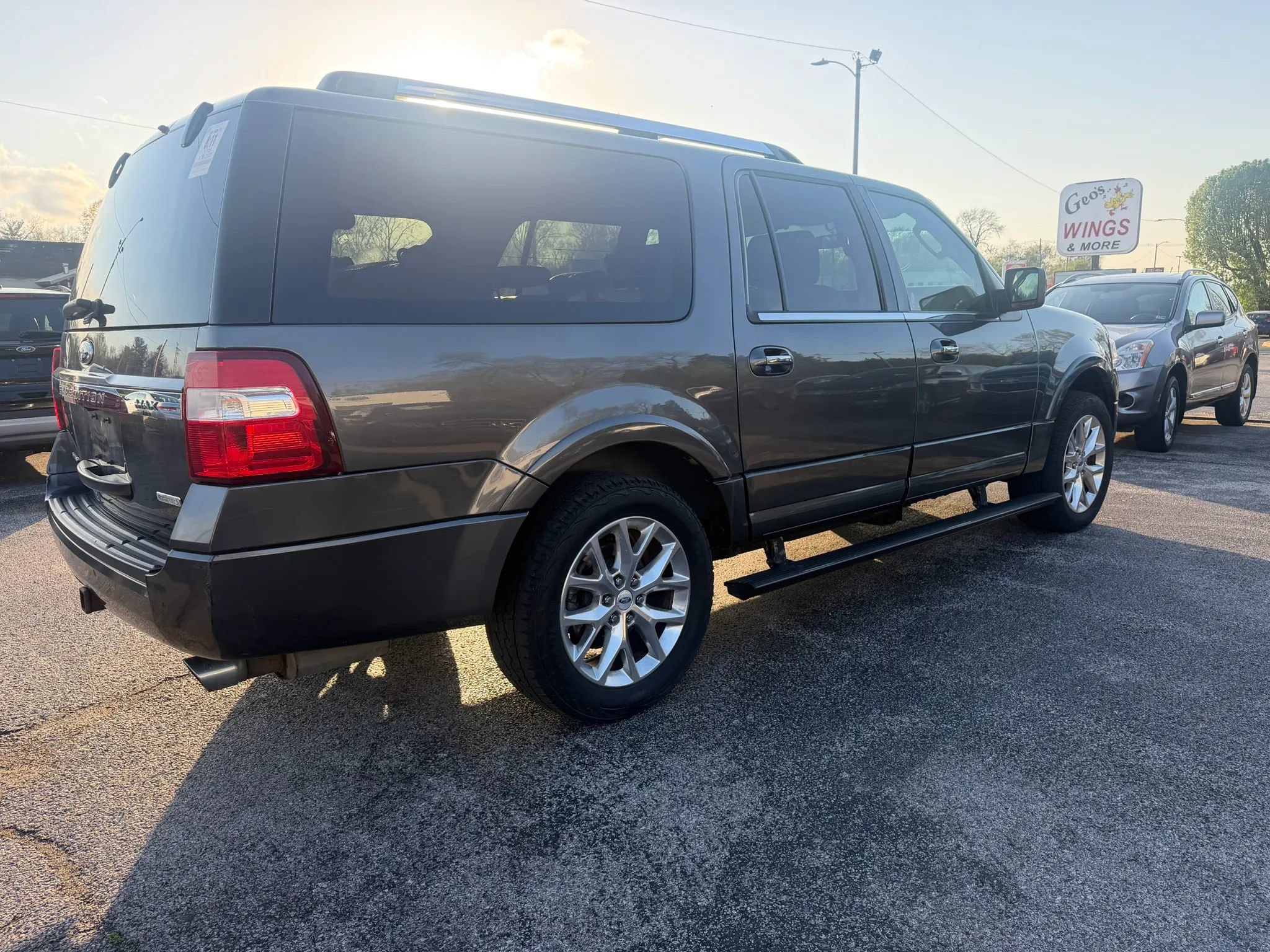 Used 2015 Ford Expedition Max Limited AWD/4WD image 3
