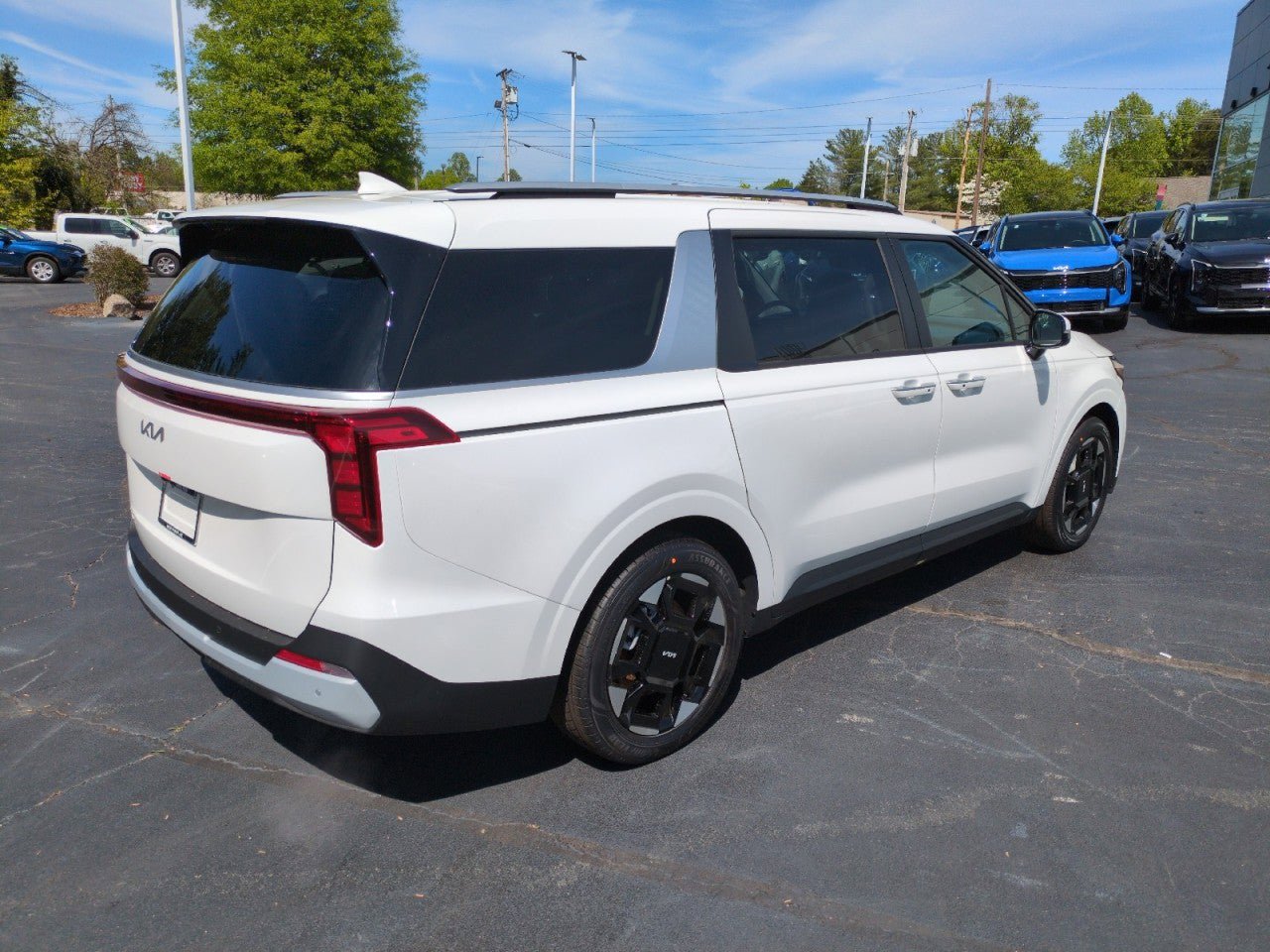 New 2026 Kia Carnival EX image 7
