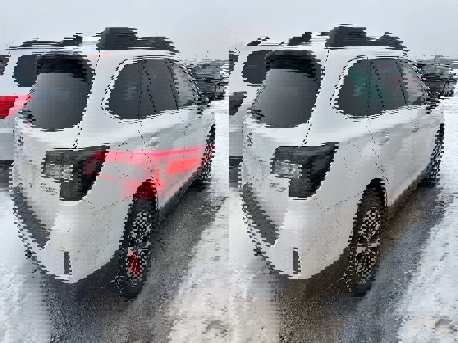 Used 2016 Subaru Outback 2.5i Limited image 3