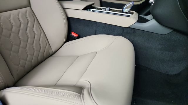 New 2026 Volvo XC90 B6 Plus w/ Protection Package Premier AWD/4WD image 39