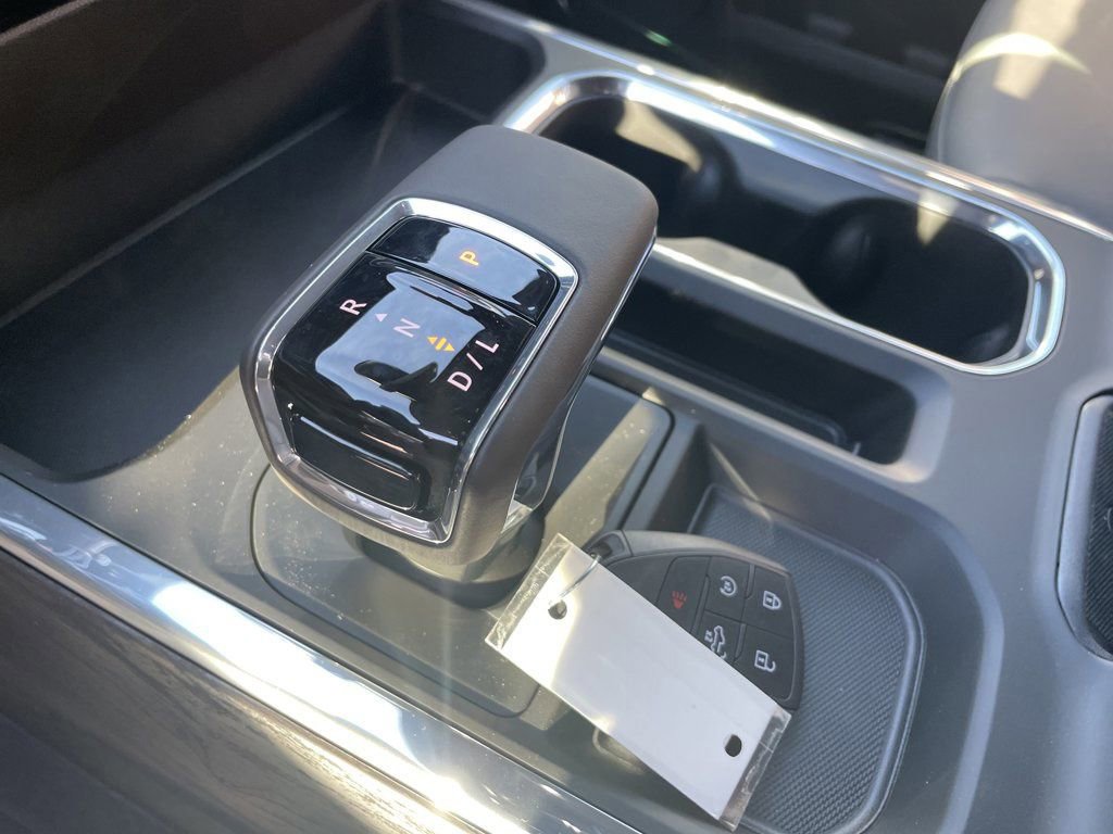 New 2026 GMC Sierra 1500 SLT image 24