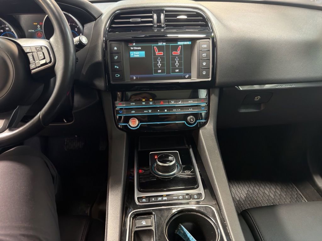 Used 2017 Jaguar F-PACE Premium AWD/4WD image 13
