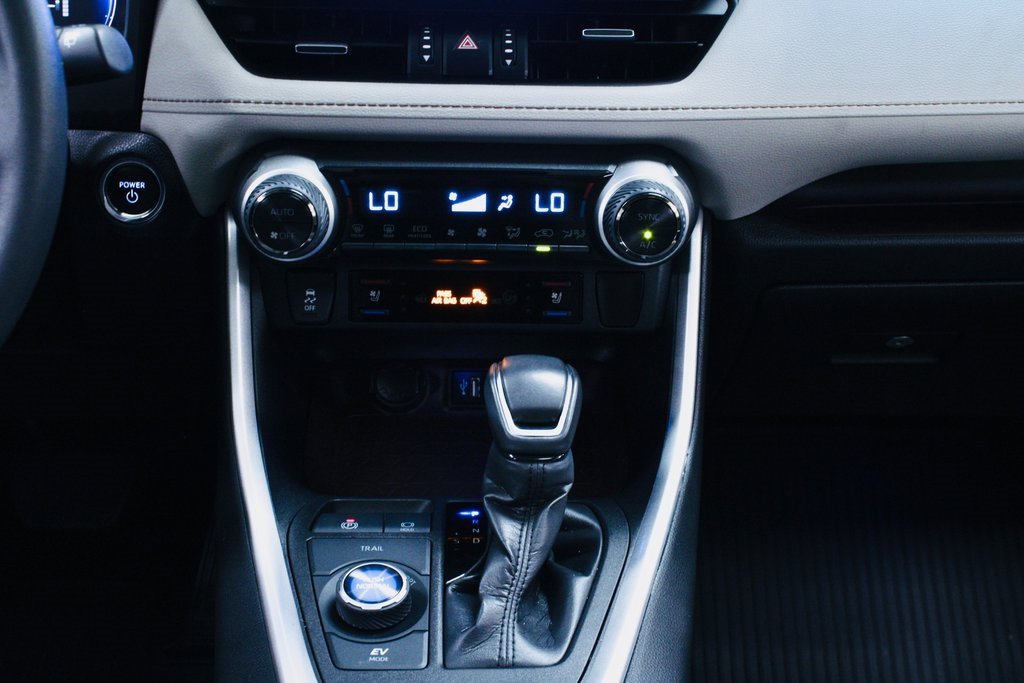 Used 2024 Toyota RAV4 Limited image 17