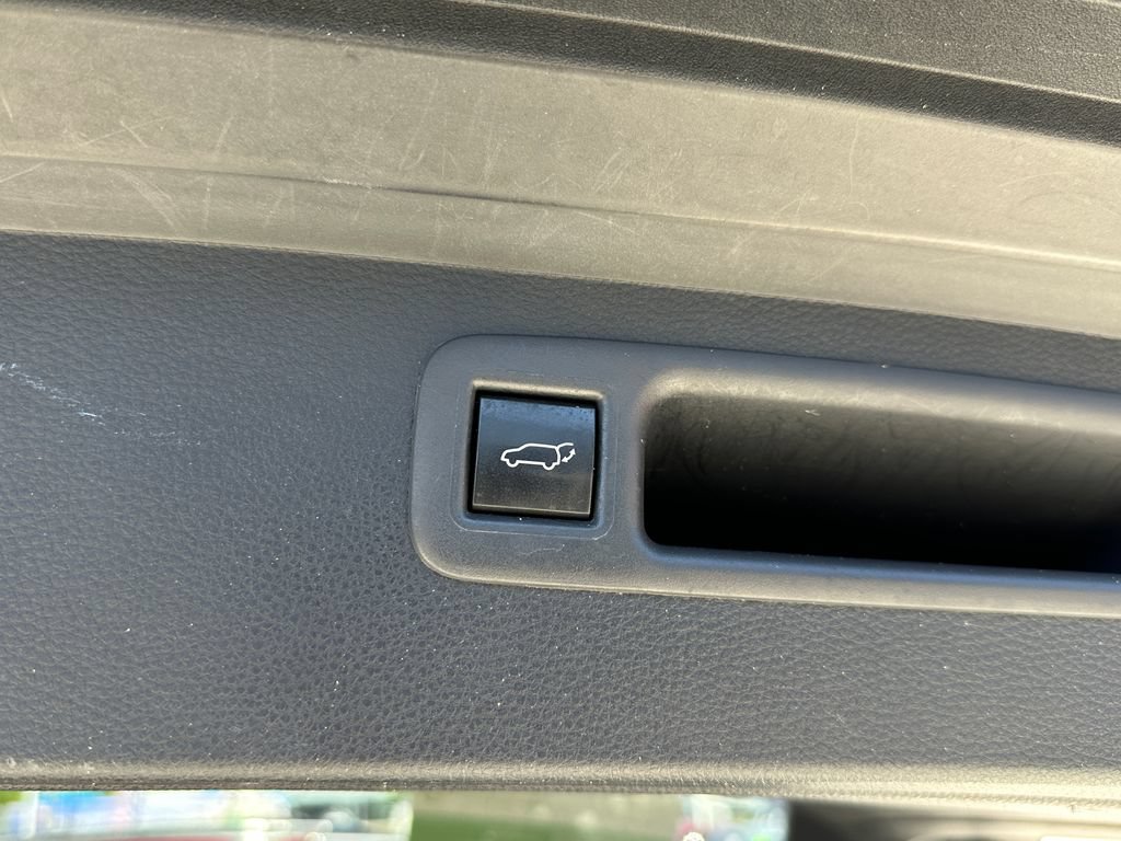 Used 2023 Toyota Highlander XLE FWD image 26