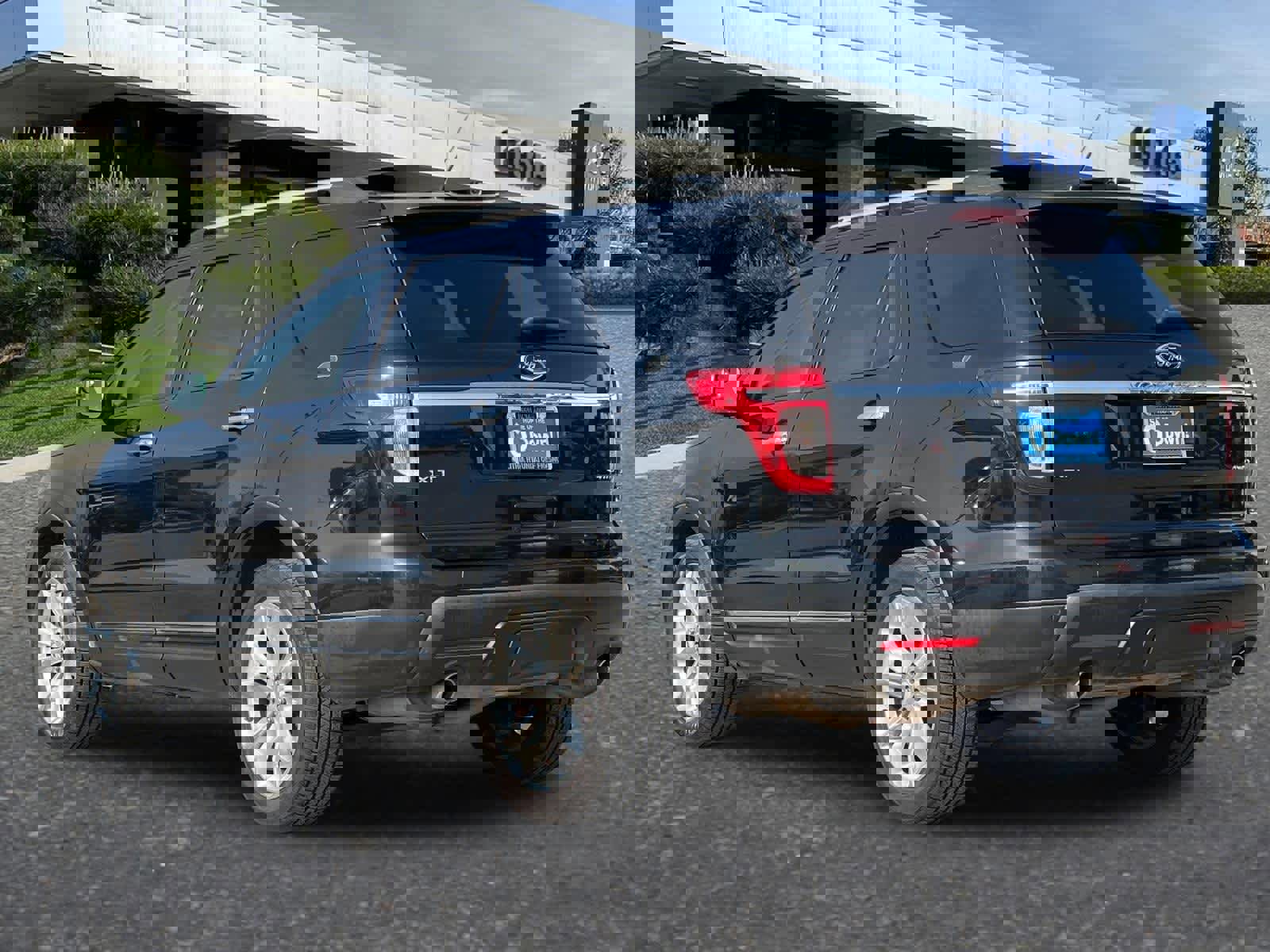 Used 2014 Ford Explorer XLT w/ Equipment Group 202A image 7