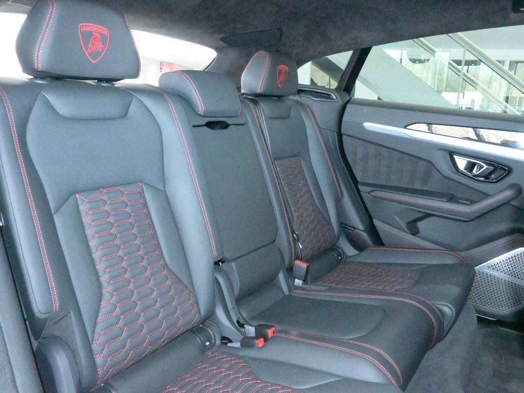 Used 2020 Lamborghini Urus AWD/4WD image 24