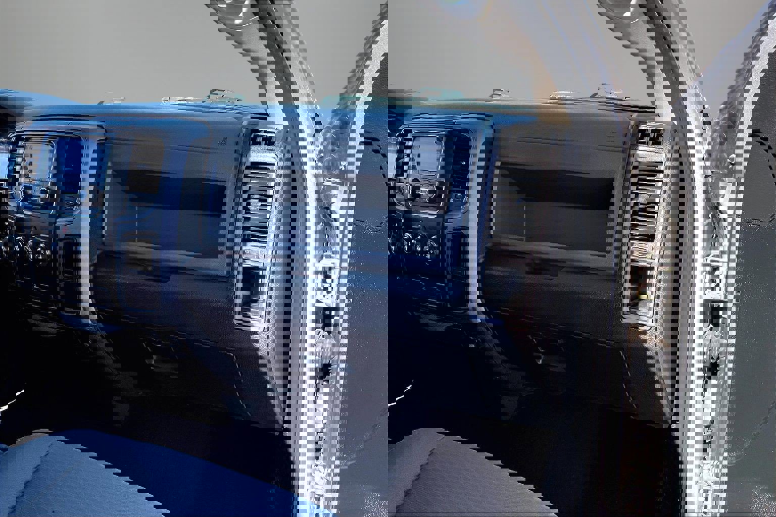 Used 2018 RAM 1500 Express RWD image 27