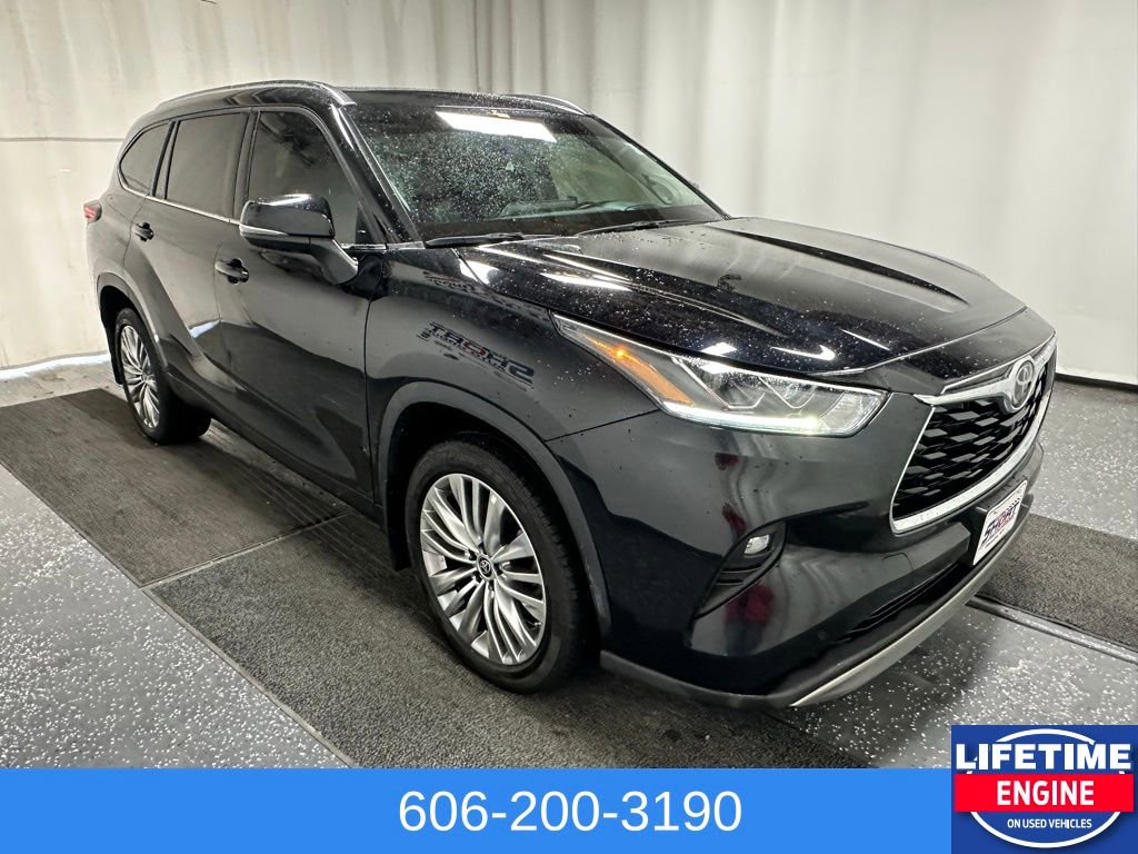 Used 2022 Toyota Highlander Platinum image 2