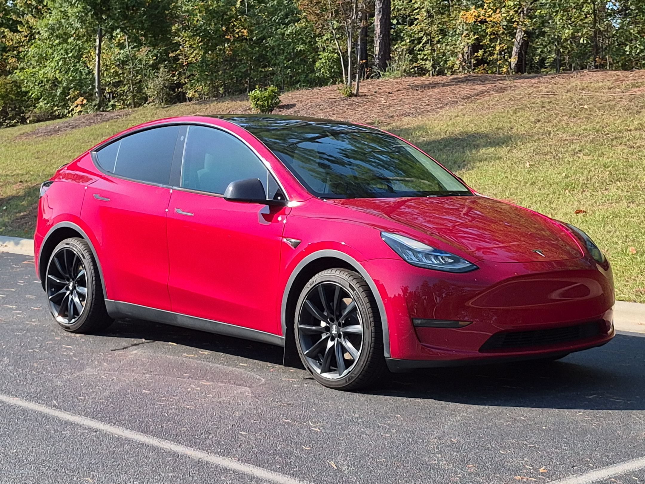 Used 2022 Tesla Model Y Long Range AWD/4WD image 22