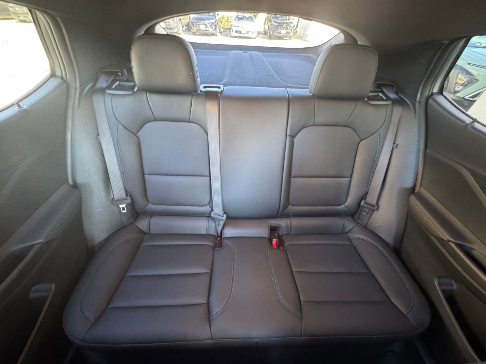 Used 2025 Buick Envista Sport Touring image 37