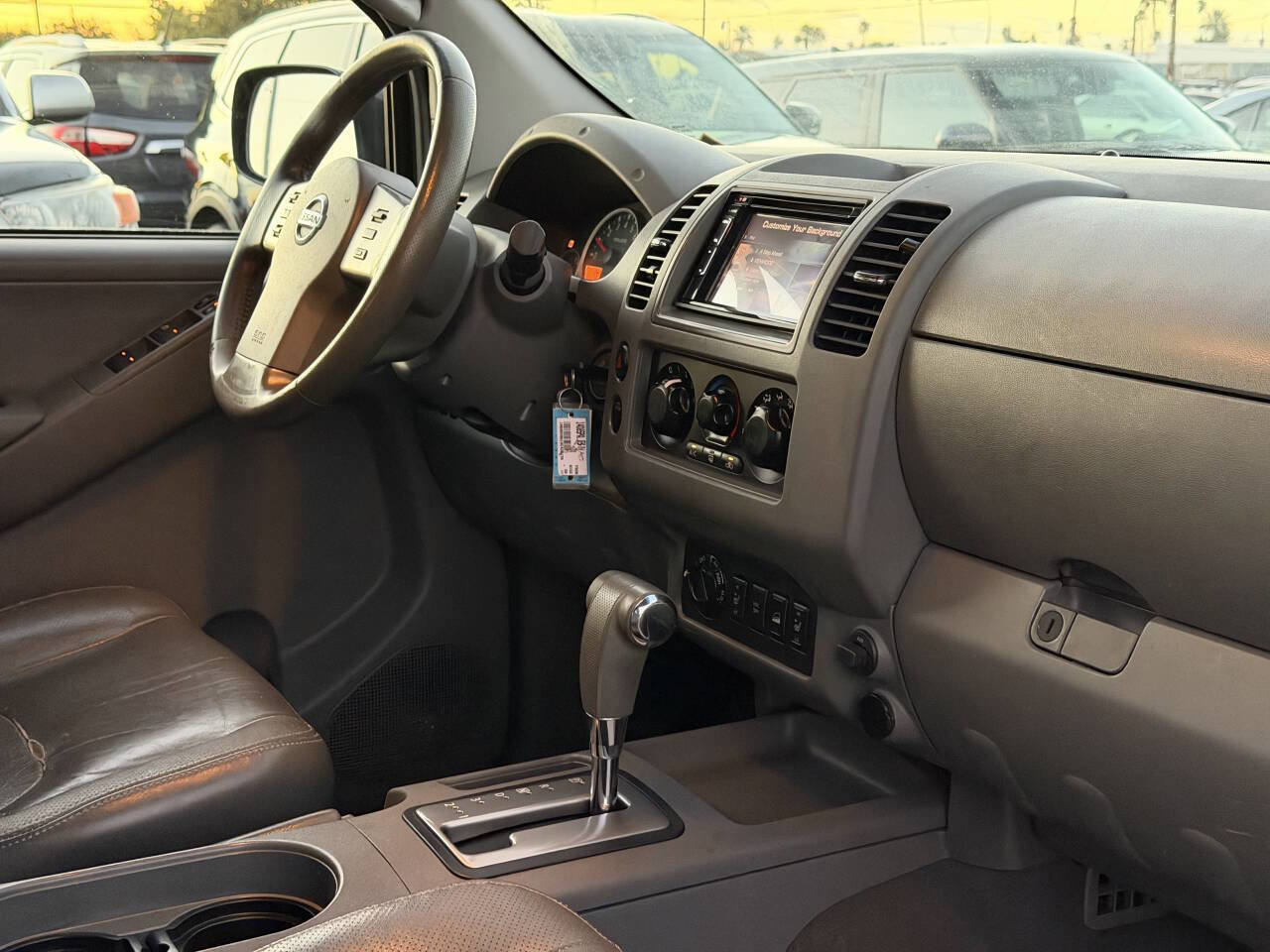 Used 2008 Nissan Frontier LE w/ Leather Pkg image 30