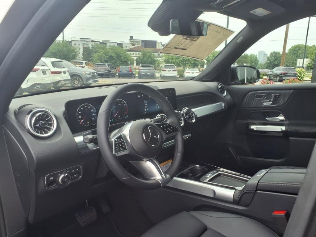 New 2025 Mercedes-Benz GLB 250 4MATIC image 15