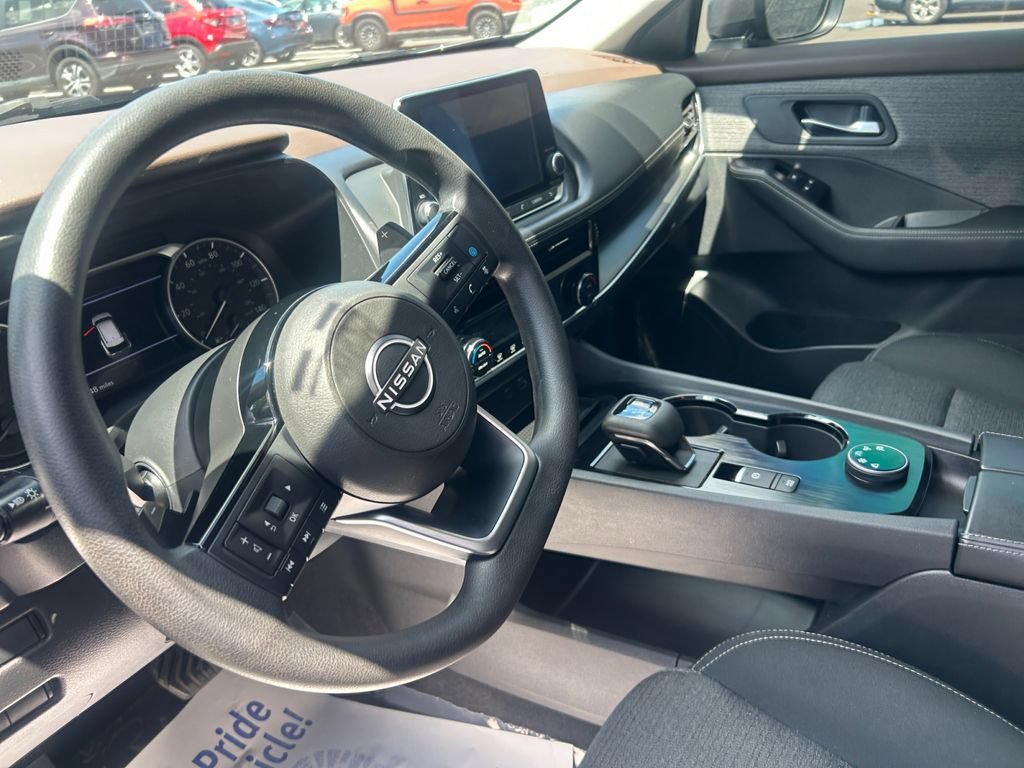 Used 2022 Nissan Rogue SV AWD/4WD image 16