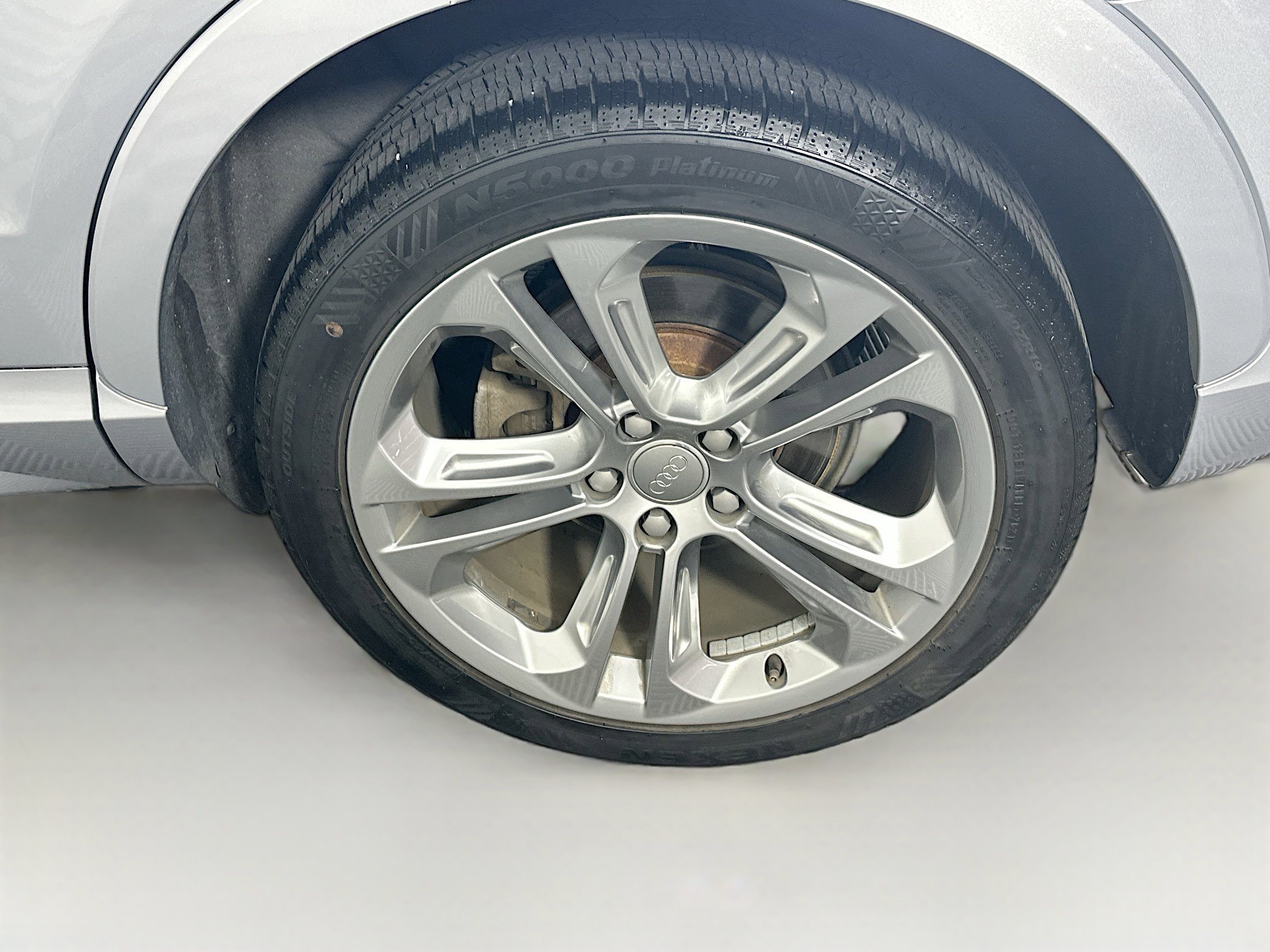 Used 2018 Audi Q3 2.0T Premium Plus w/ Premium Plus Package FWD image 11