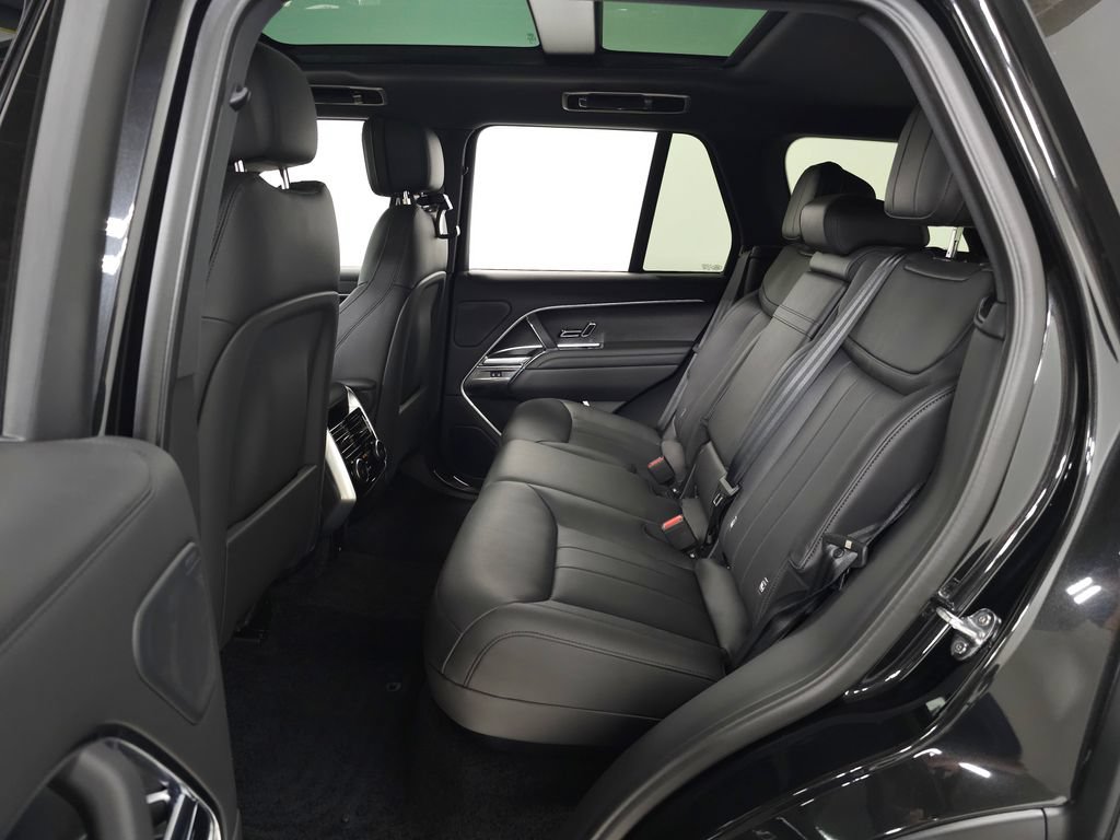 Certified 2026 Land Rover Range Rover SE AWD/4WD image 43
