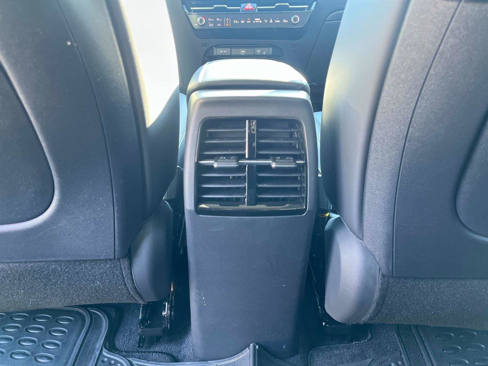 Used 2025 Kia Niro Wind w/ Wind Preserve Package image 17