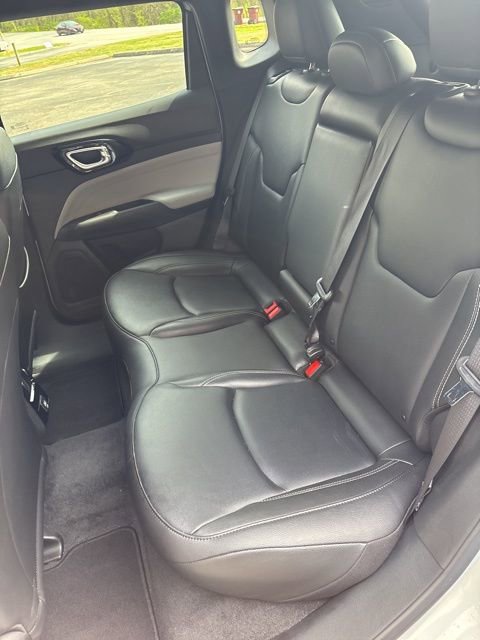 Used 2025 Jeep Compass Limited image 19