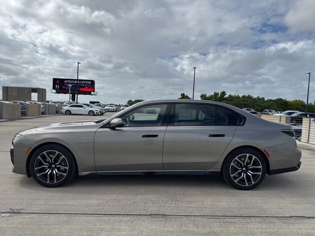 Used 2023 BMW 760i xDrive image 6