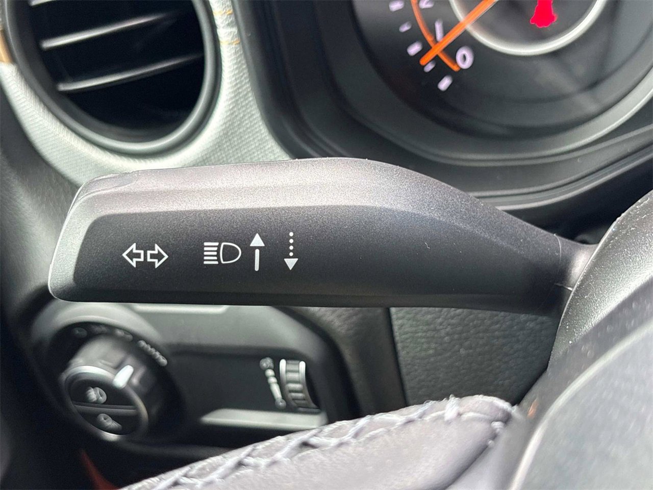 New 2025 Jeep Gladiator Sport image 16