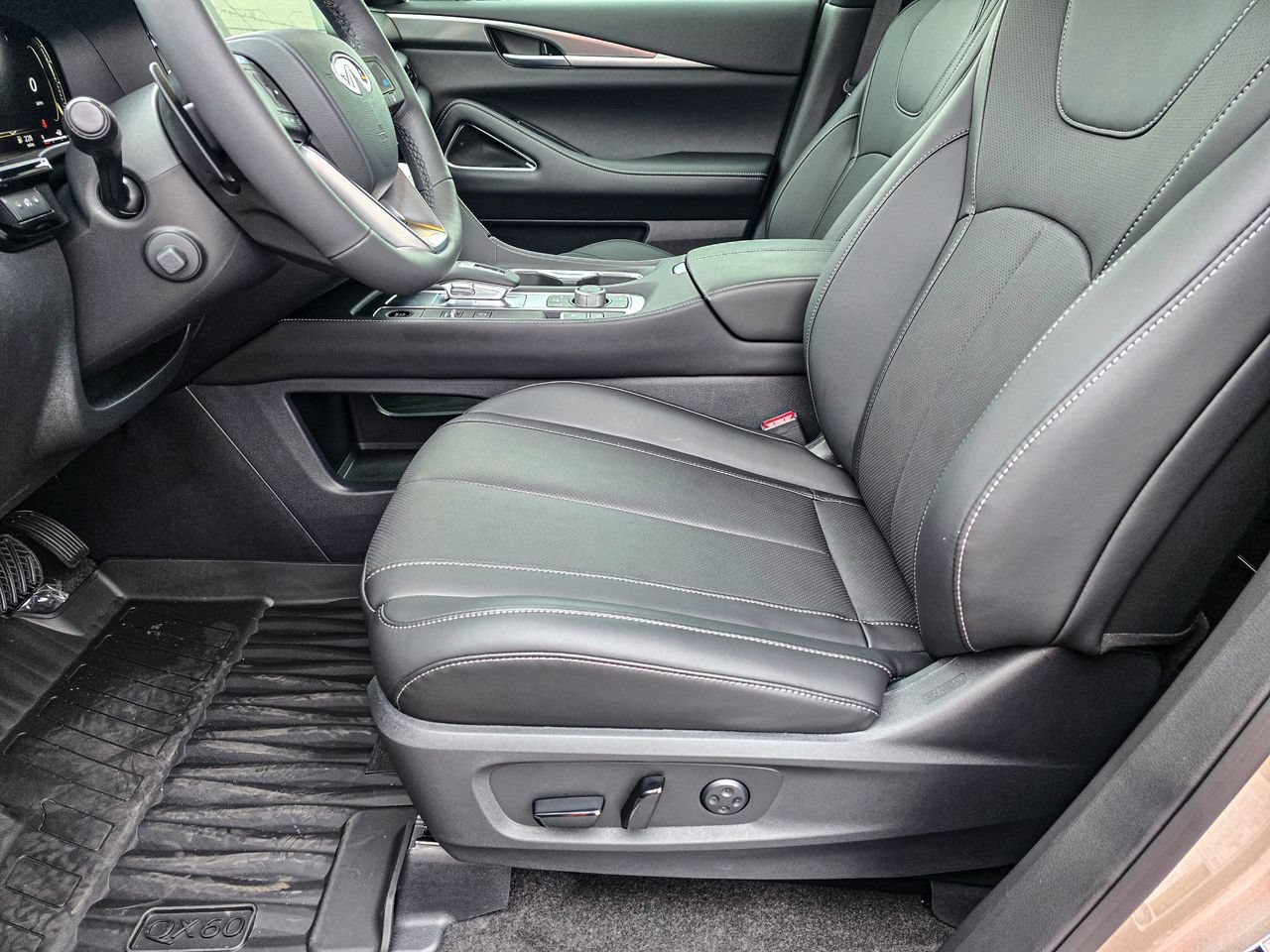 Certified 2027 INFINITI QX60 Luxe w/ Cargo Package AWD/4WD image 14