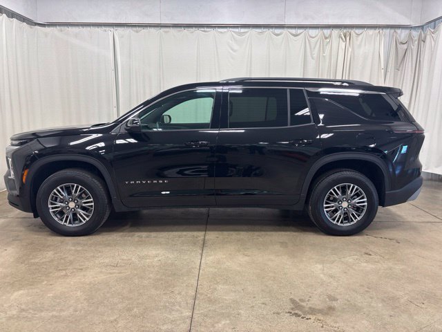 Used 2026 Chevrolet Traverse LT FWD image 7