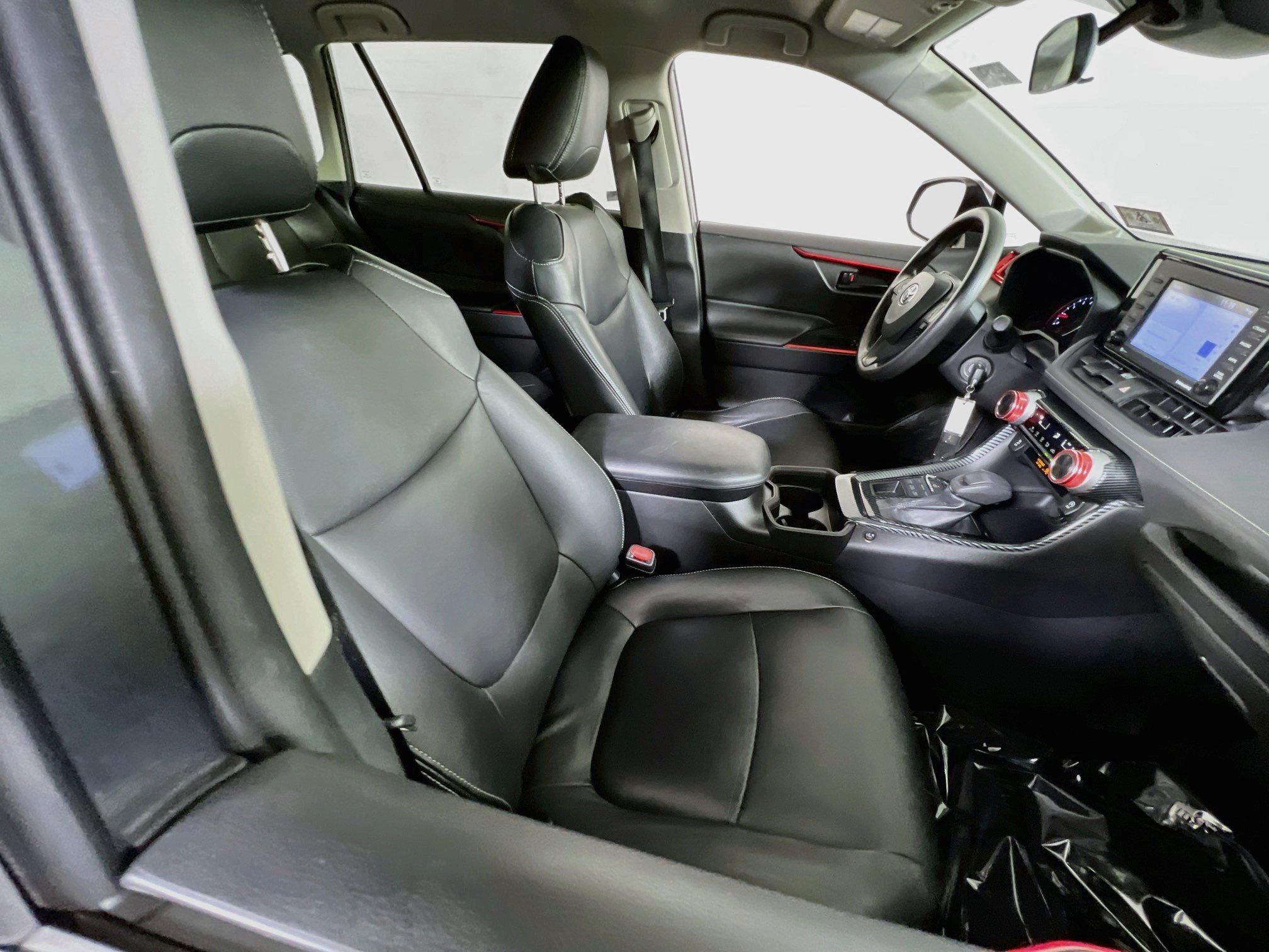 Used 2021 Toyota RAV4 LE w/ Carpet Mat Package (TMS) AWD/4WD image 25