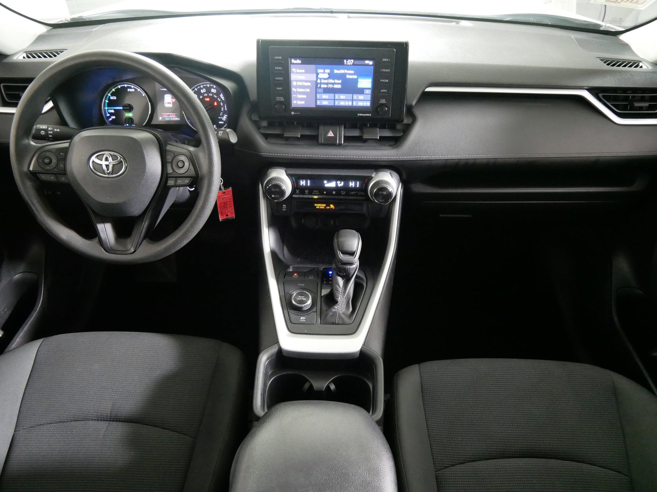 Used 2020 Toyota RAV4 LE image 10