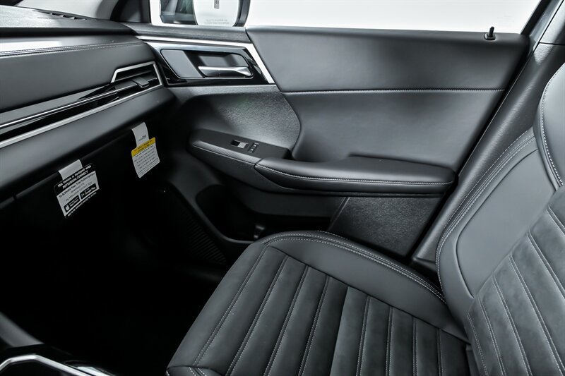 New 2025 Mitsubishi Outlander AWD image 26