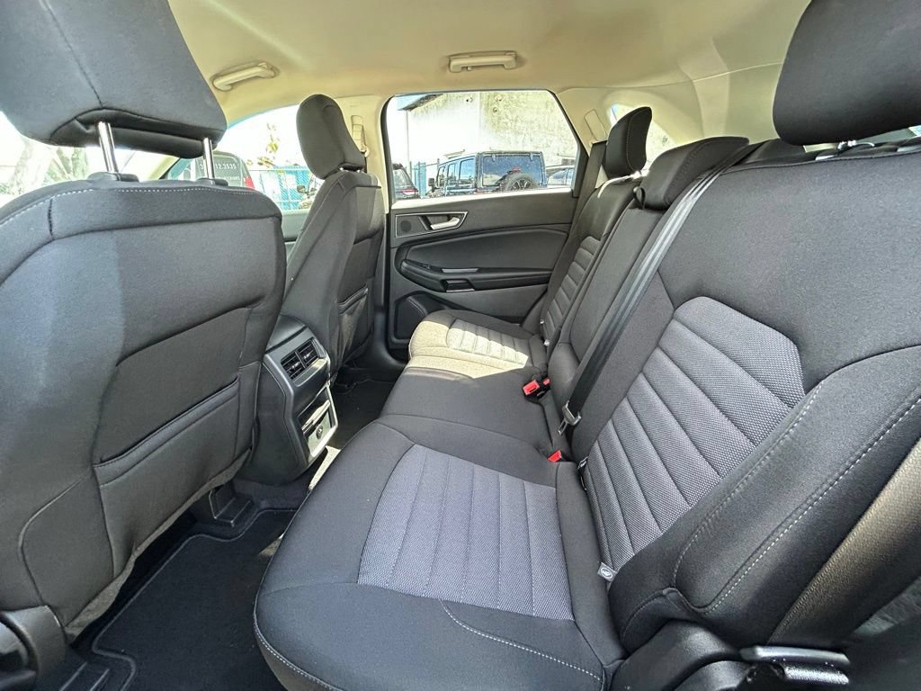 Used 2024 Ford Edge SE w/ Black Appearance Package AWD/4WD image 42