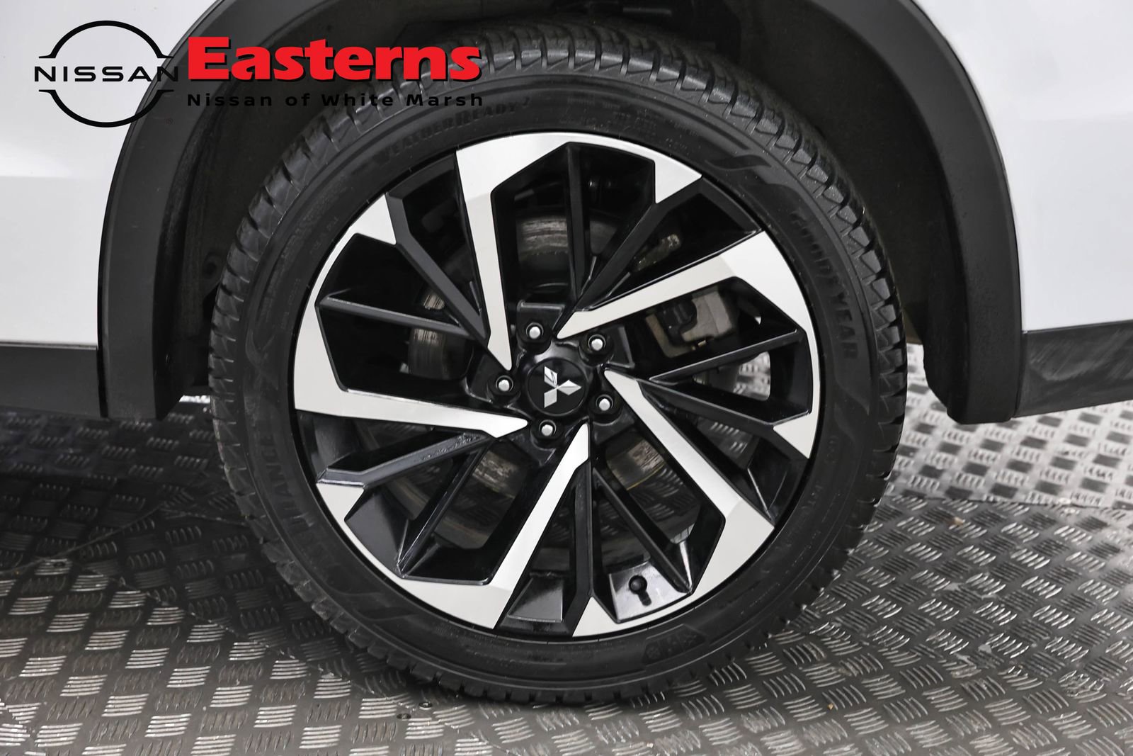 Used 2024 Mitsubishi Outlander AWD image 32