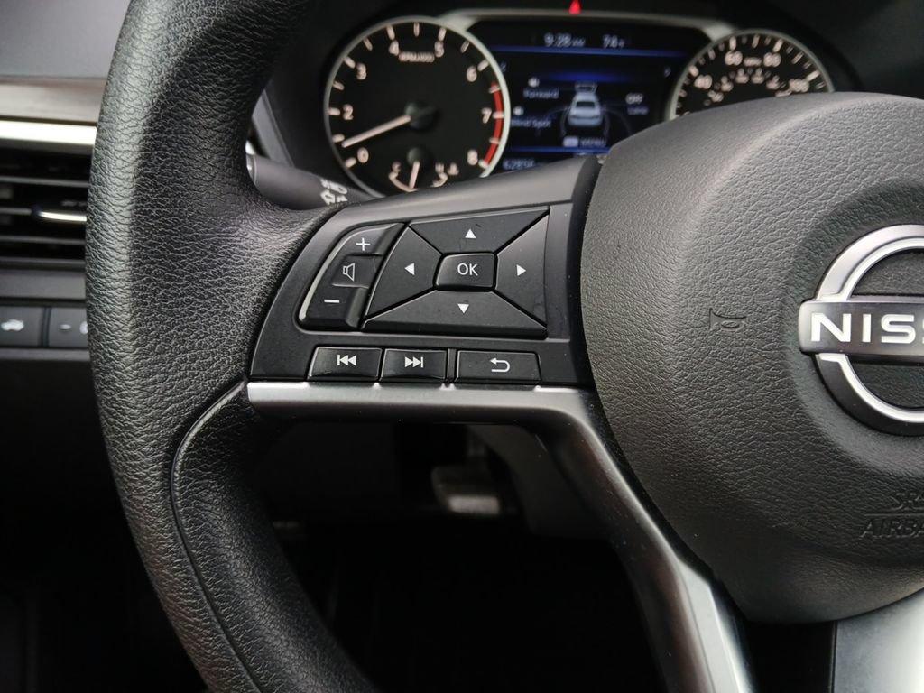 Used 2024 Nissan Altima 2.5 SV FWD image 11