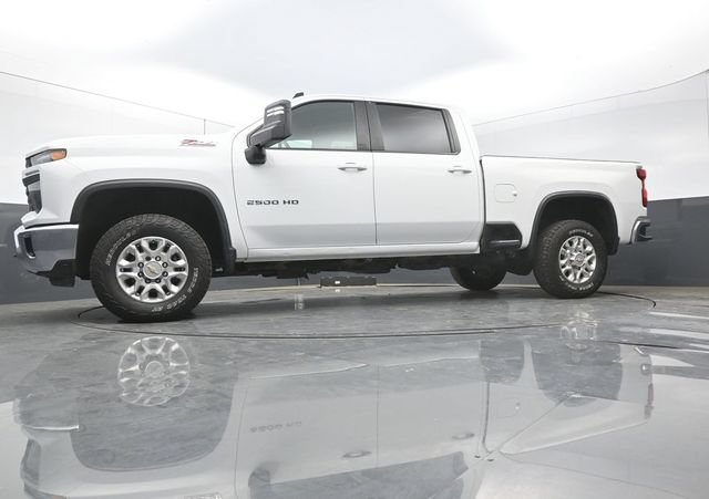 Used 2024 Chevrolet Silverado 2500 LT AWD/4WD image 44