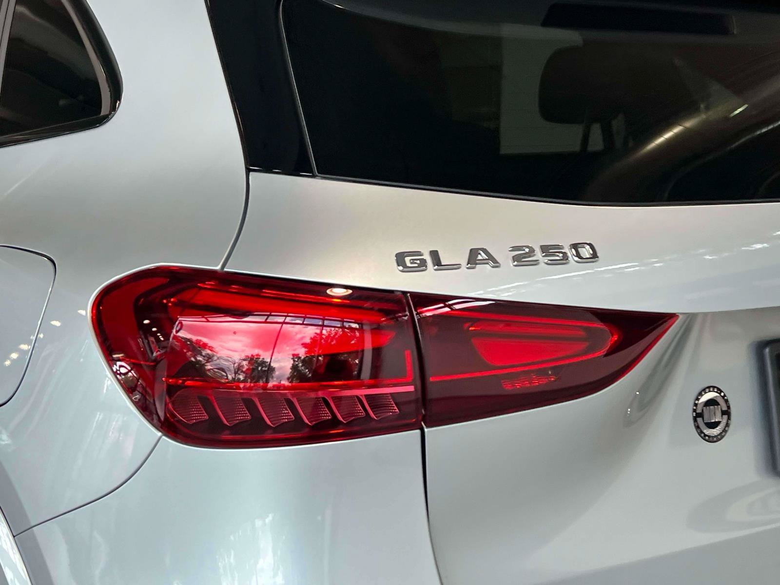 Certified 2025 Mercedes-Benz GLA 250 4MATIC image 8