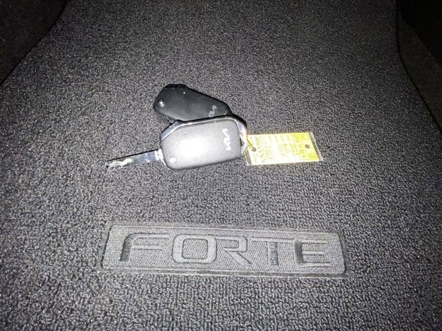 Used 2023 Kia Forte LXS image 27
