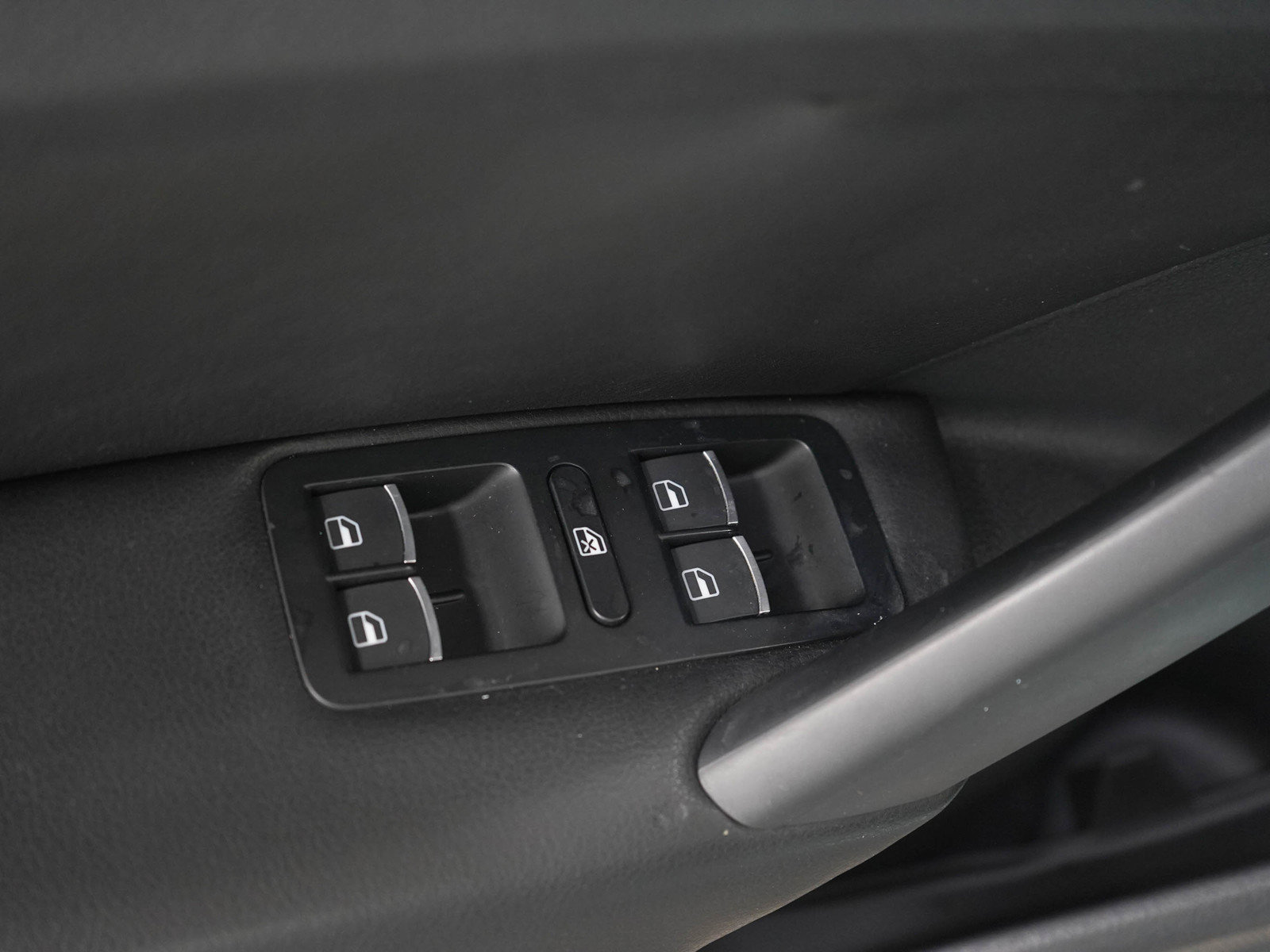 Used 2013 Volkswagen Passat 2.5 SE FWD image 18