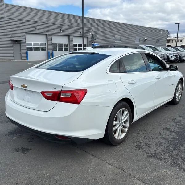 Used 2017 Chevrolet Malibu LT image 2