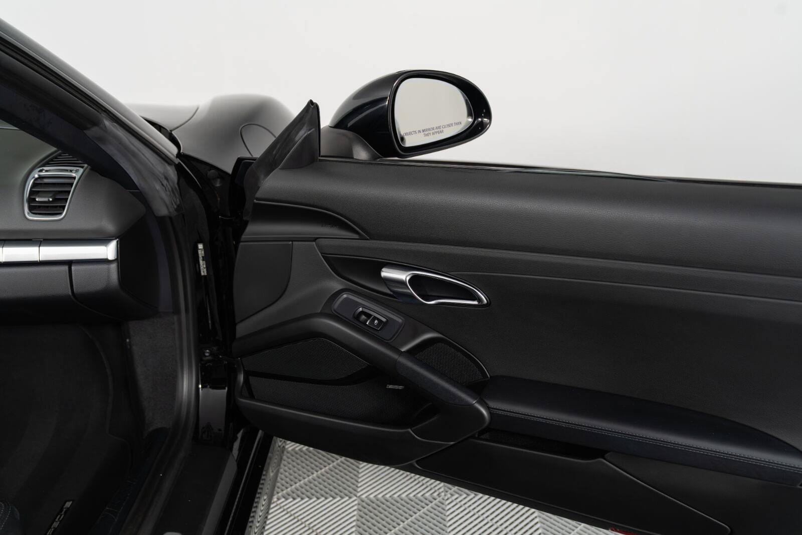Used 2015 Porsche Boxster S RWD image 29