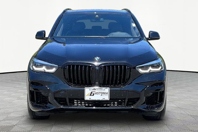 Used 2022 BMW X5 xDrive40i w/ M Sport Package image 2