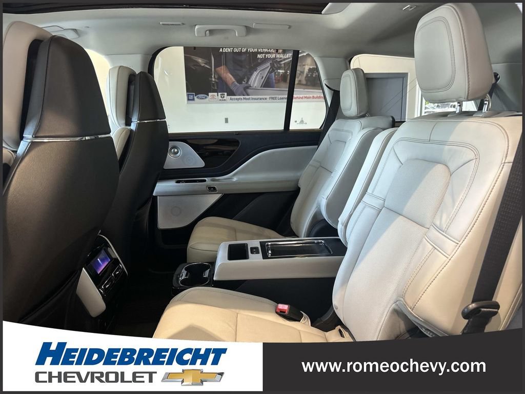 Used 2025 Lincoln Aviator Reserve w/ Equipment Group 201A AWD/4WD image 12