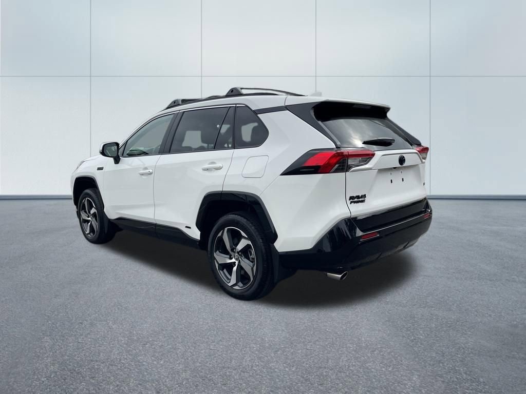 Used 2024 Toyota RAV4 SE w/ Weather & Moonroof Package image 7