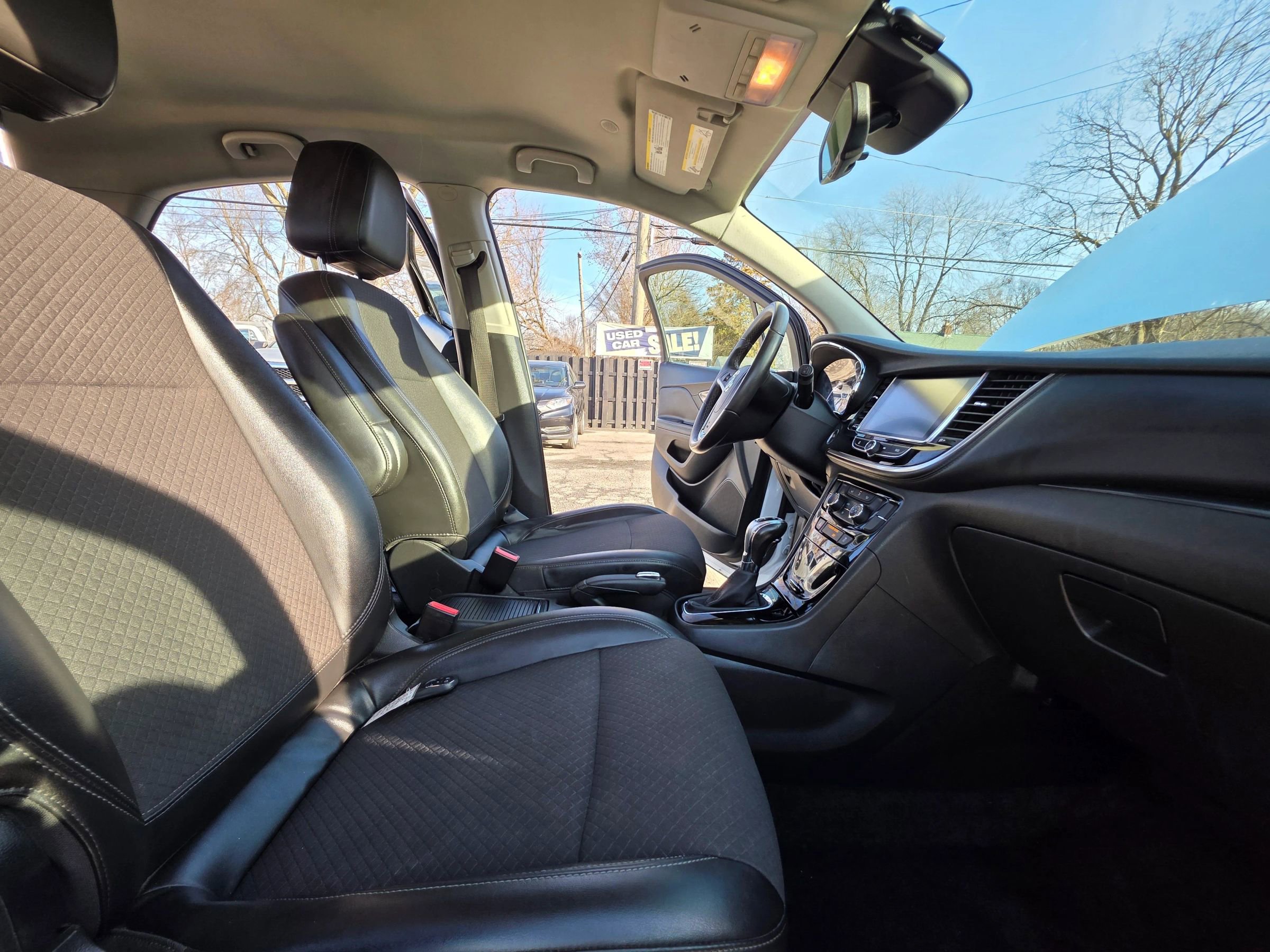 Used 2018 Buick Encore Preferred image 22