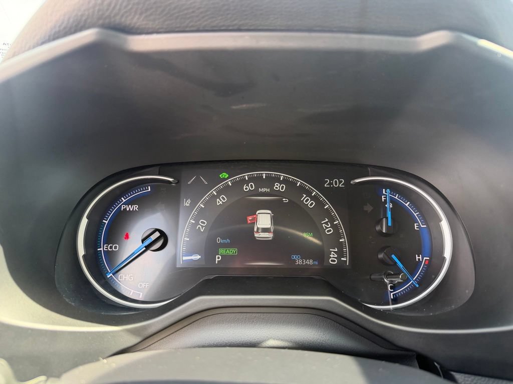 Used 2025 Toyota RAV4 XLE AWD/4WD image 14
