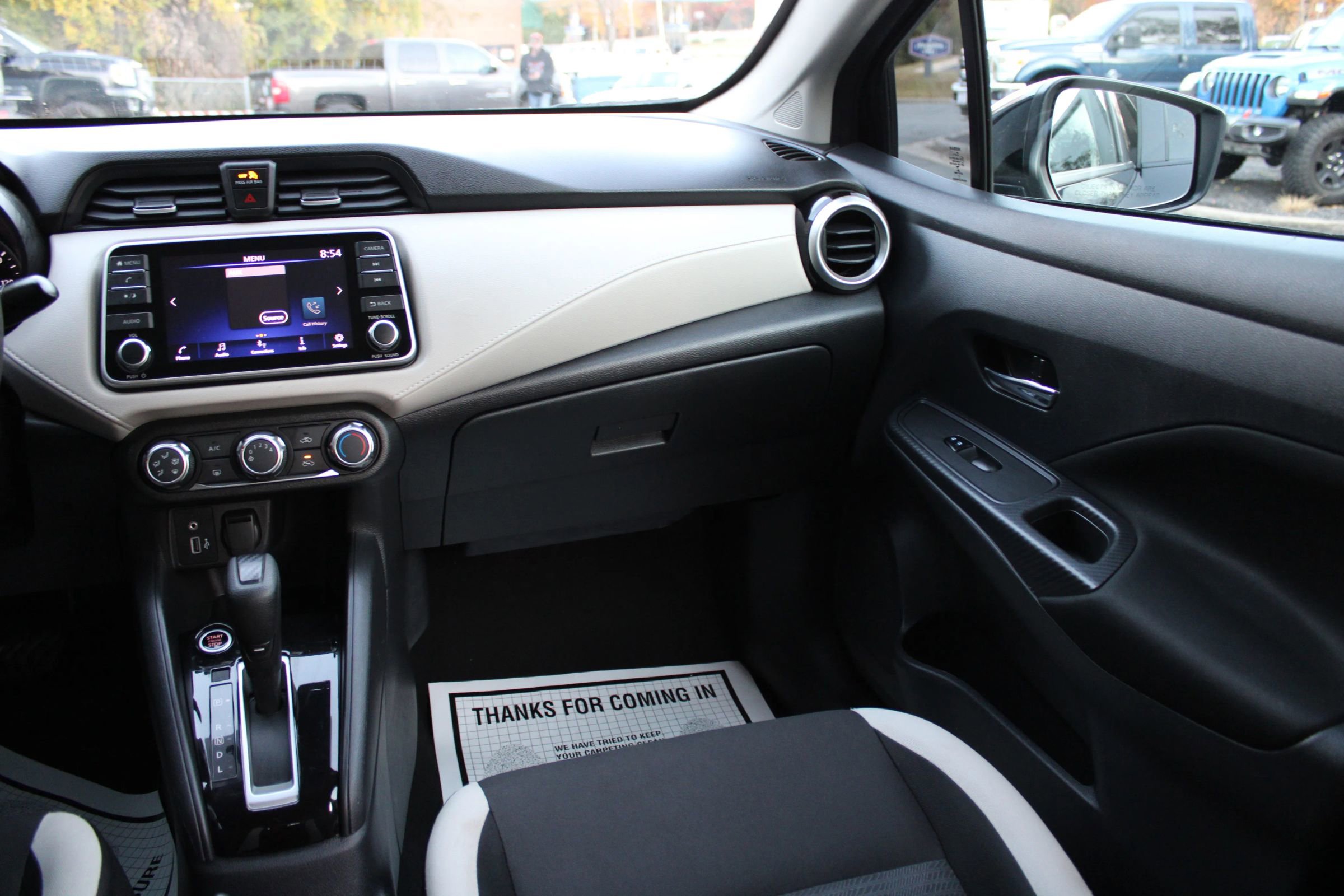 Used 2022 Nissan Versa SV image 14