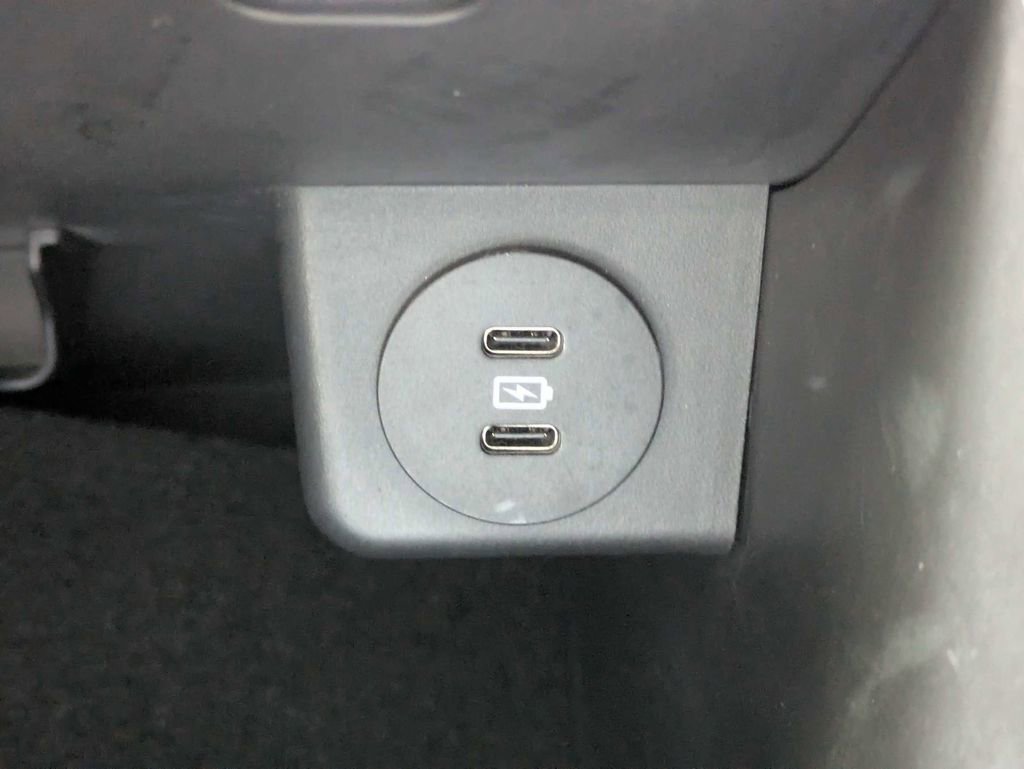 Used 2025 Ford Explorer ST image 34