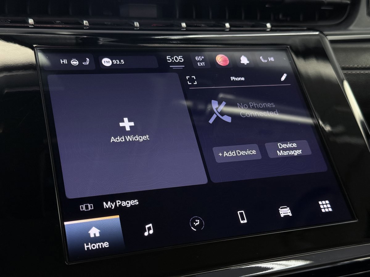 Used 2023 Jeep Grand Cherokee Laredo w/ Luxury Tech Group I image 59