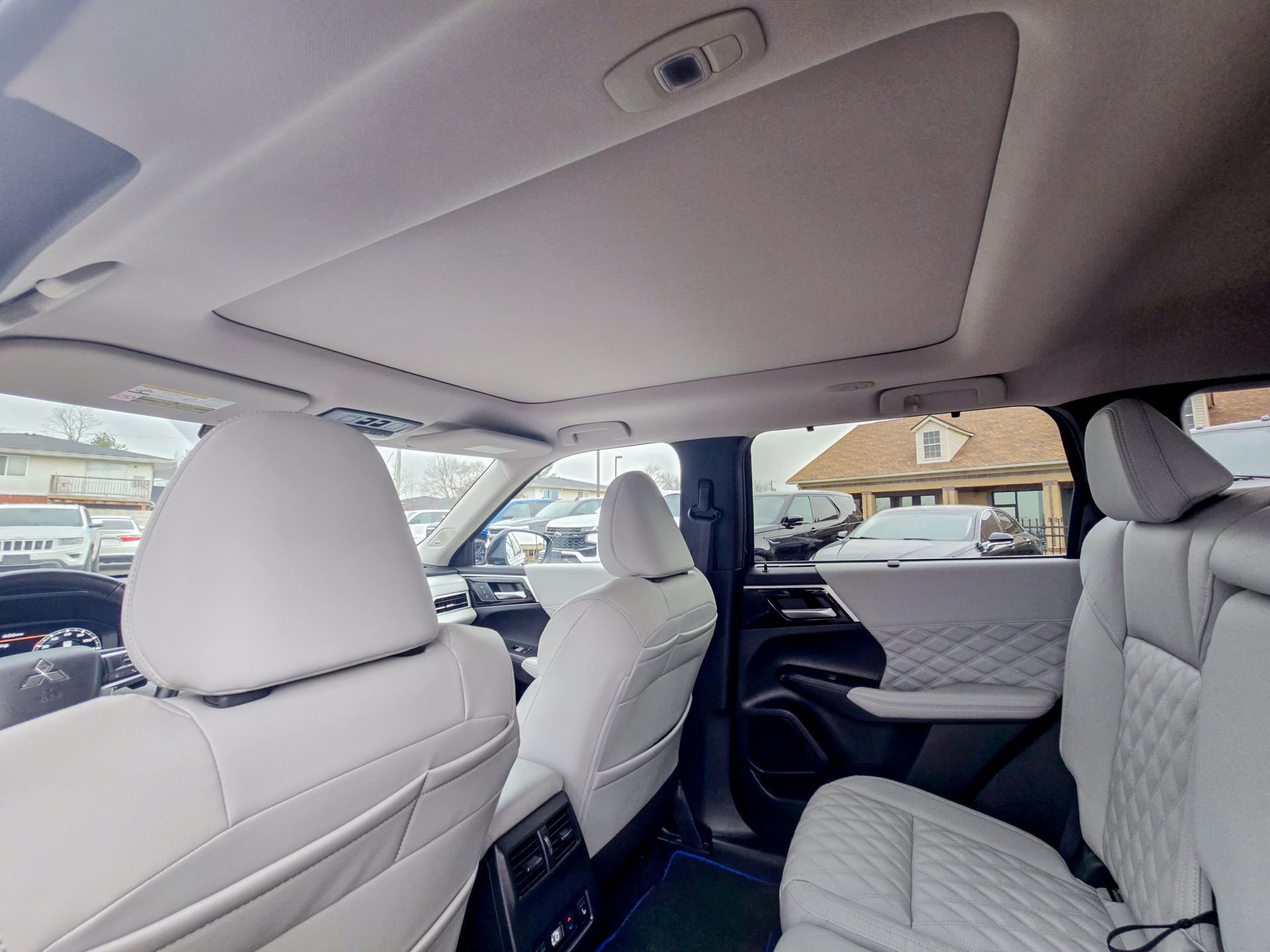 Used 2024 Mitsubishi Outlander SEL image 15