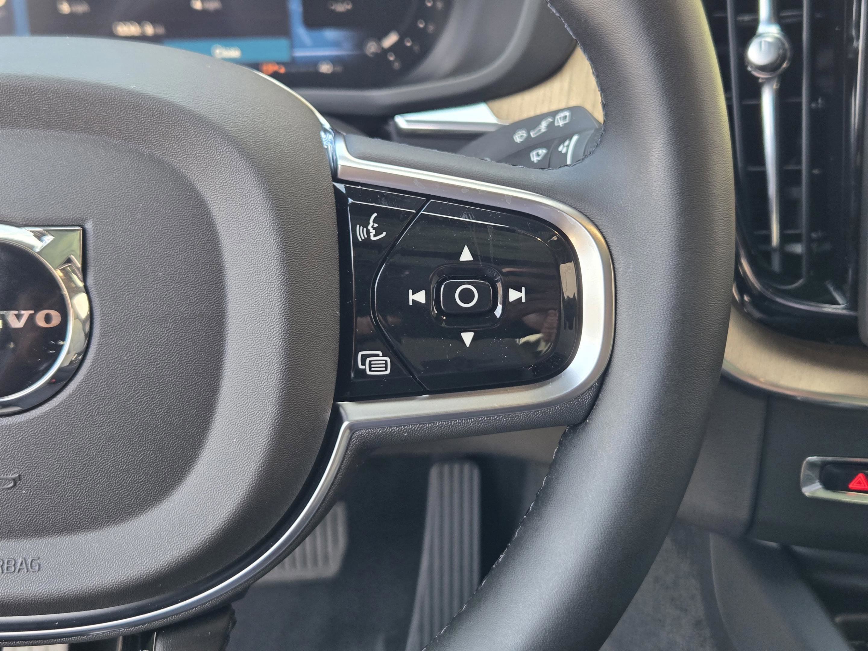 New 2026 Volvo XC60 B5 Plus w/ Protection Package Premier AWD/4WD image 13