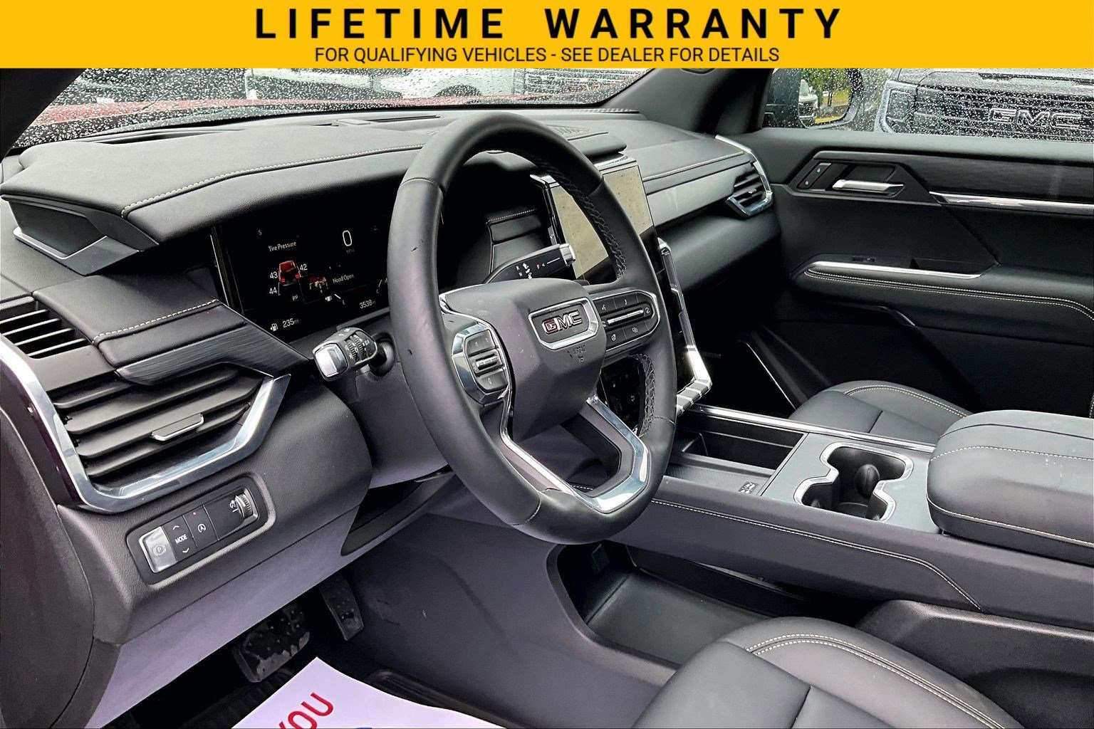 Used 2025 GMC Acadia Elevation w/ Elevation Premium Package FWD image 14
