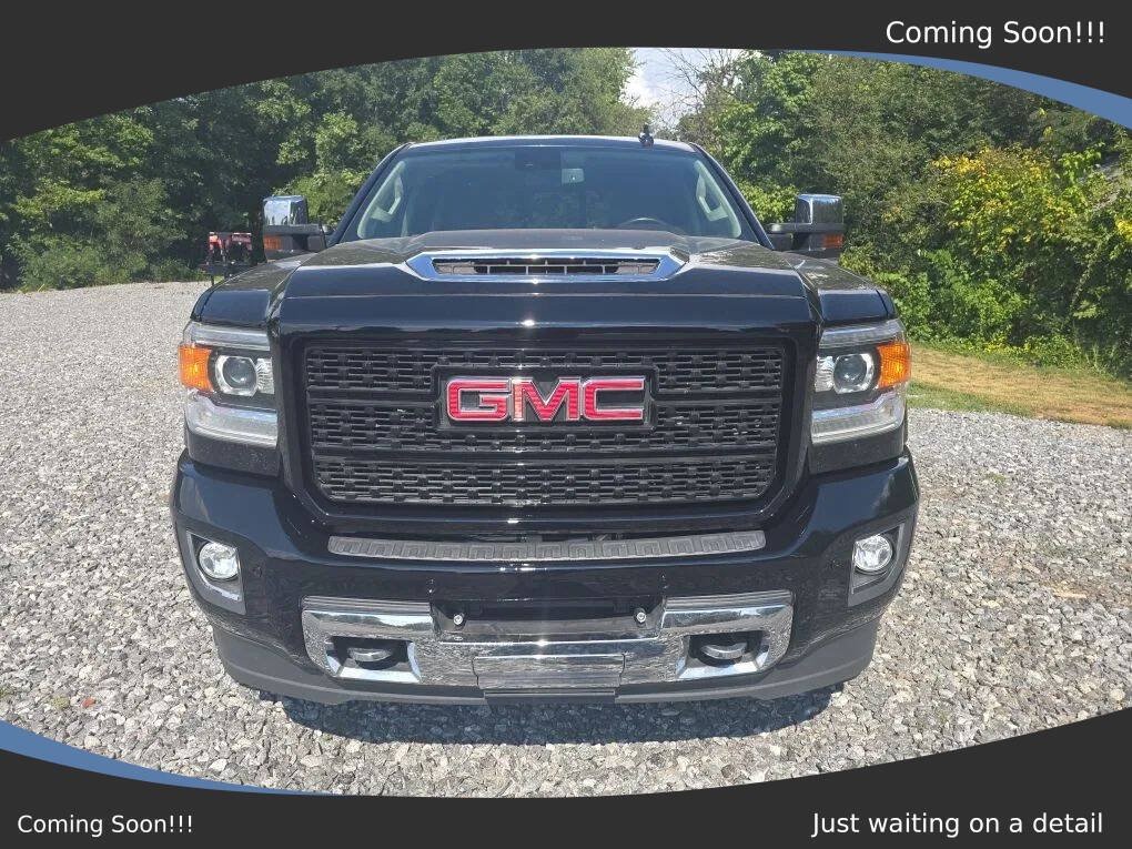 Used 2018 GMC Sierra 2500 Denali w/ Duramax Plus Package AWD/4WD image 8
