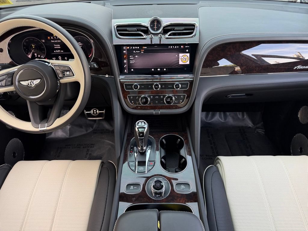 Used 2023 Bentley Bentayga AWD/4WD image 15